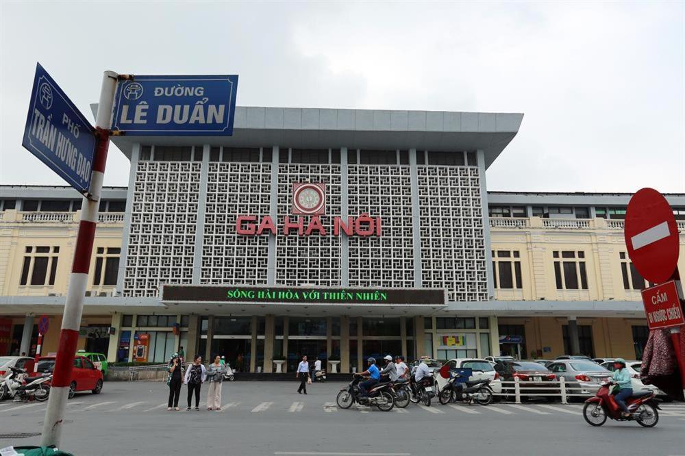 Hoang Cuong Hotel 15 Nguyen Thai Hoc ハノイ市 エクステリア 写真