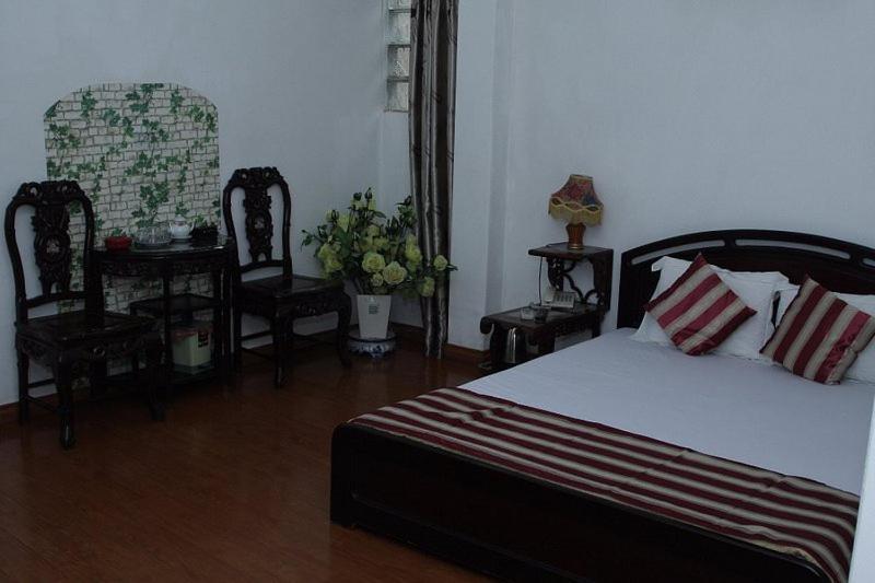 Hoang Cuong Hotel 15 Nguyen Thai Hoc ハノイ市 エクステリア 写真