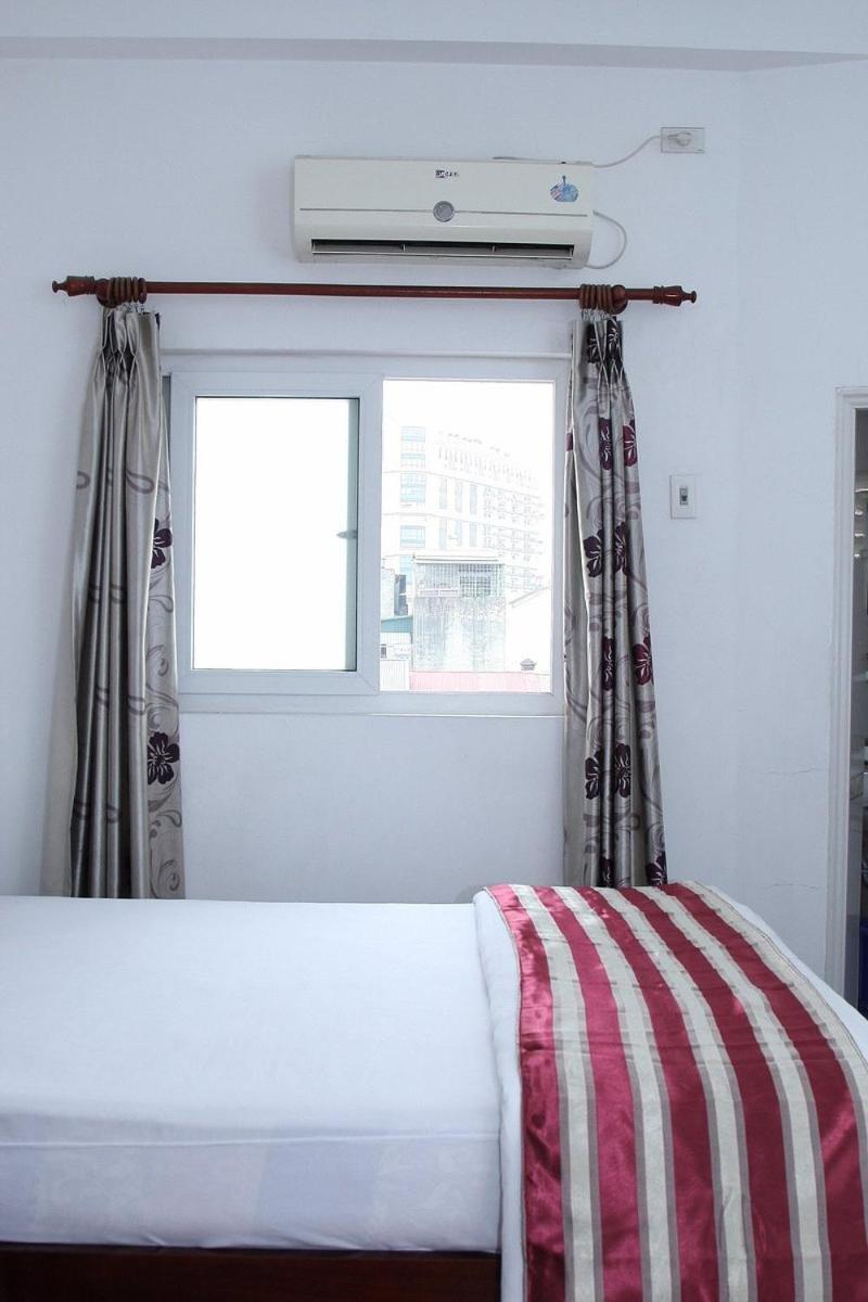 Hoang Cuong Hotel 15 Nguyen Thai Hoc ハノイ市 エクステリア 写真