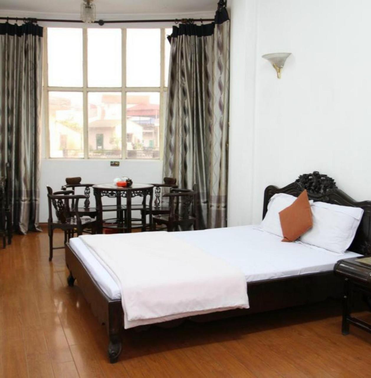 Hoang Cuong Hotel 15 Nguyen Thai Hoc ハノイ市 エクステリア 写真